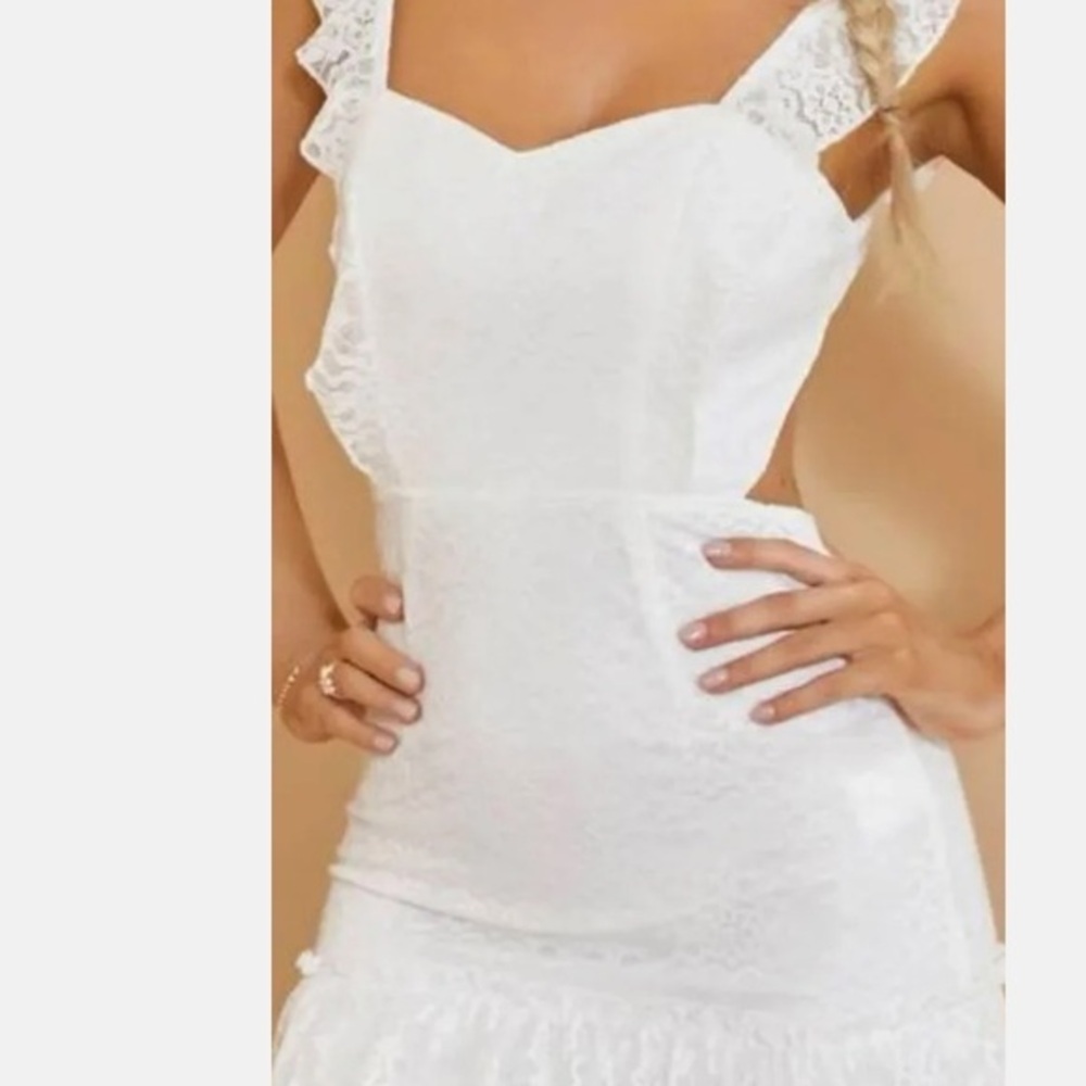 soft white cutout floral lace ruffled mini dress size L